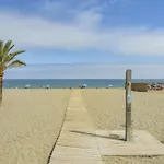 Cubo\'S Estepona Oceanview Apartment & Free Parking