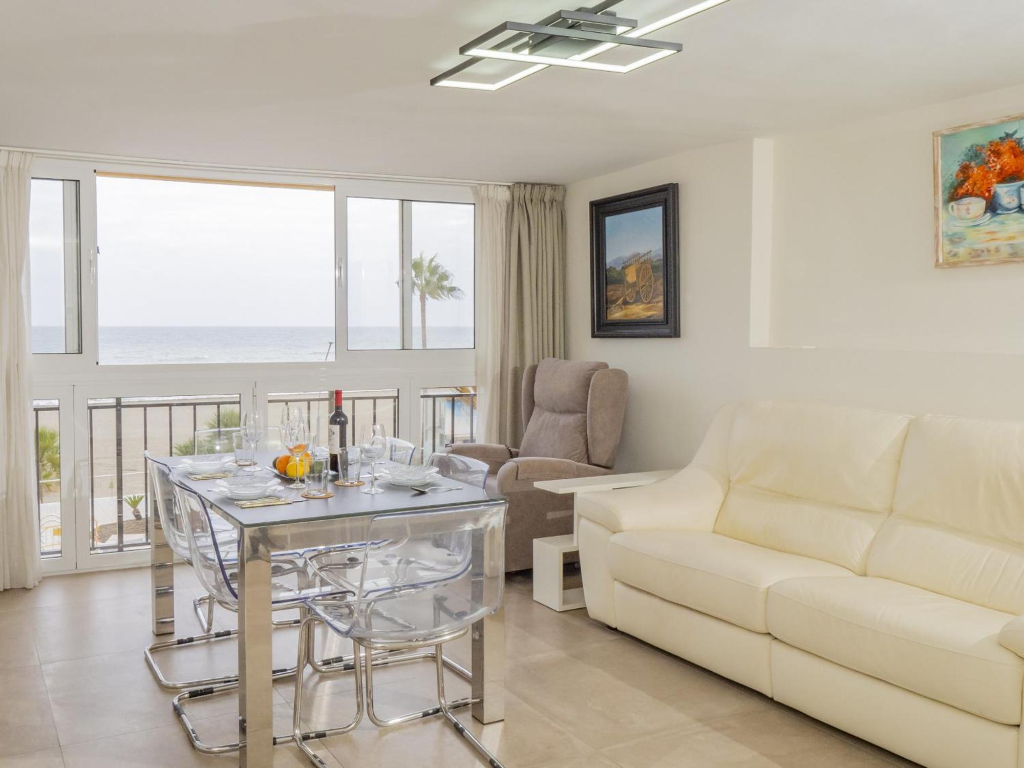Cubo's Oceanview & Free Parking